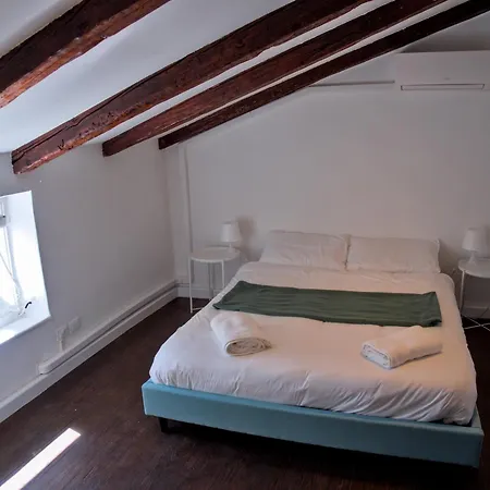 Mansarda - Parcheggio Coperto Disponibile * Trieste